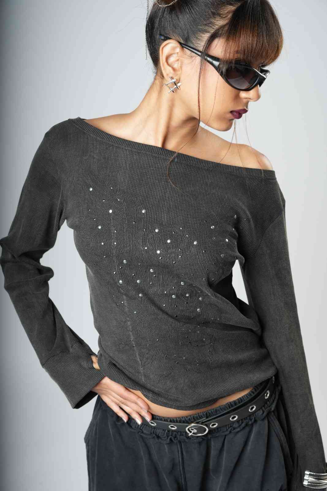 Fallen Wings off-shoulder top